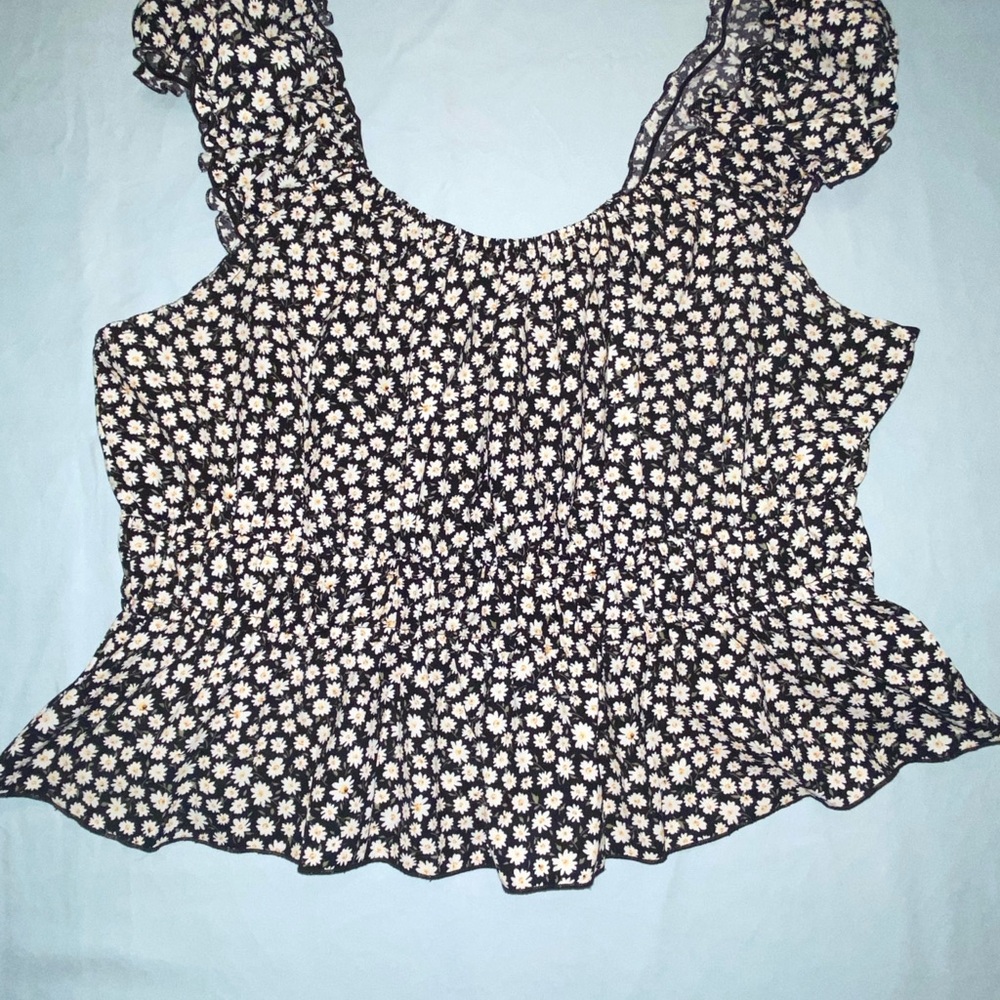 ARULA Black and Cream Floral Blouse